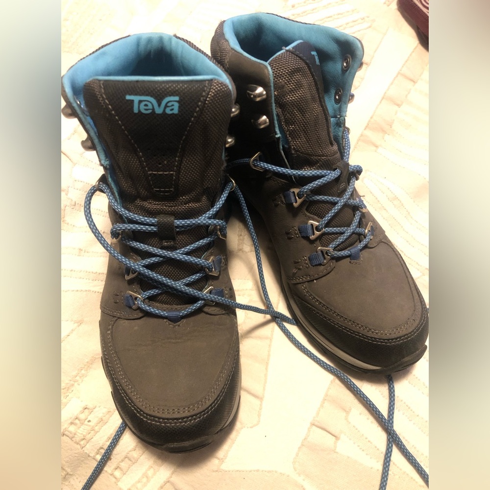 Teva (Ahnu) Montara Hiking Boots